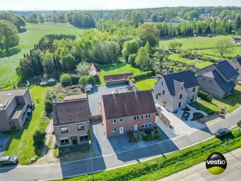 Ruime woning met weiland te huur