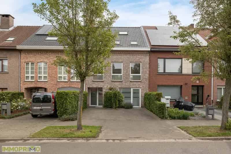 Huis te koop 3 slaapkamers praktijkruimte diepe tuin