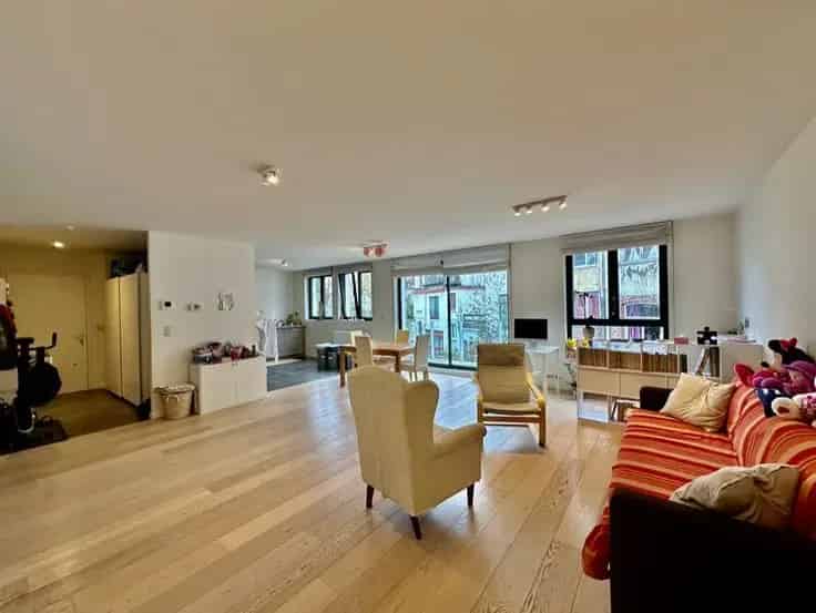 Appartement te Koop Brussel 2 slaapkamers Zuidgericht Terras