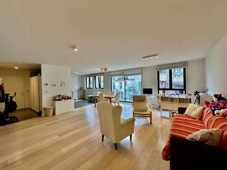 Appartement te Koop Brussel 2 slaapkamers Zuidgericht Terras