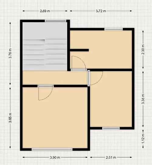 Roeselare-stadskern. Verder te renoveren RUIME WONING met 3 slaapkamers en diepe tuin.