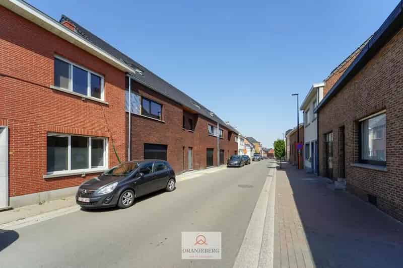 Te renoveren rijwoning 591m² werkplaats garage tuin