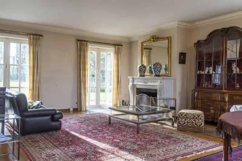 Villa met 4 slaapkamers en praktijkruimte te Zulte