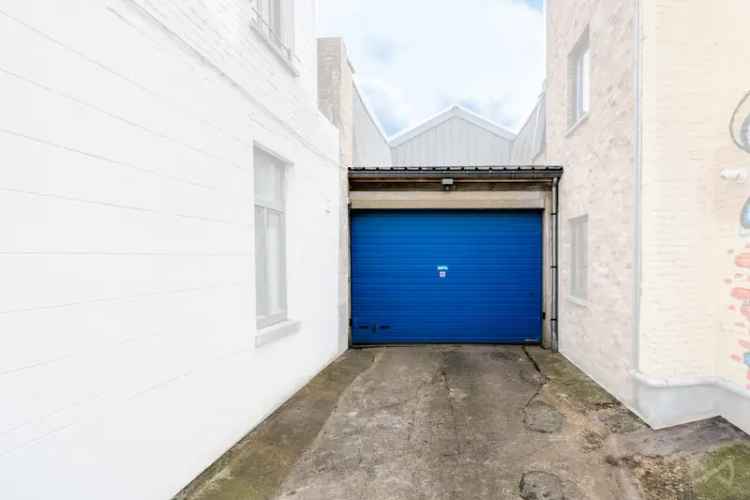 Garage te Koop 220m2 7 Autostaanplaatsen