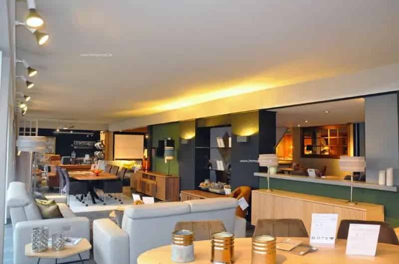 Handelspand te koop Sint-Gillis-Waas met magazijn en appartement