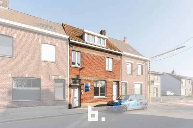 Ruime gezinswoning te renoveren 5 slaapkamers