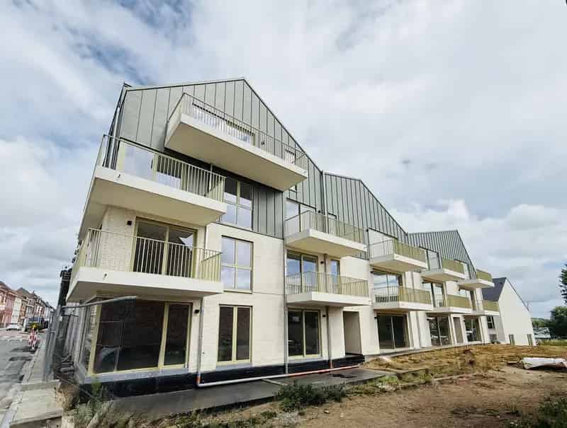 Ruim 1 Slaapkamer Appartement te Huur in Denderlink