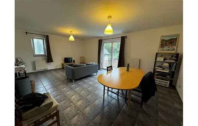 Huur 2 slaapkamer appartement van 80 m² in Charleroi