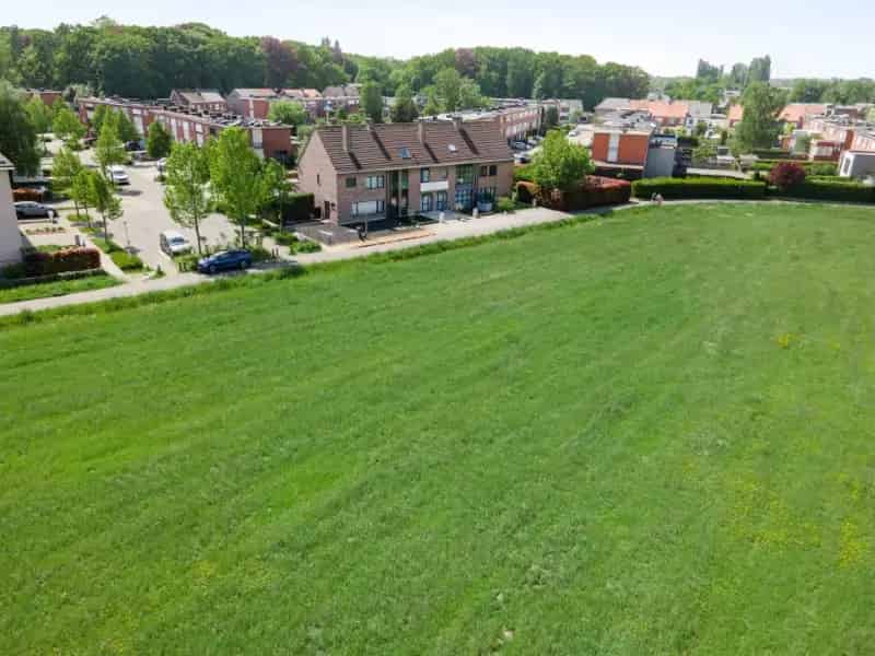 Instapklare Rijwoning 5 slaapkamers Tuin Garage Panoramisch Uitzicht