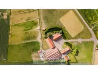 Boerderij hoeve te koop Heestert 21 paardenboxen