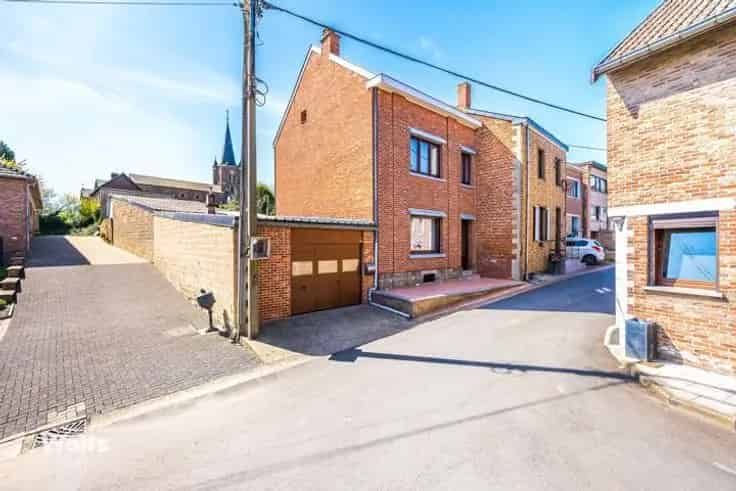 Huis te Koop Eben Emael: 3 slaapkamers, grote garage en tuin