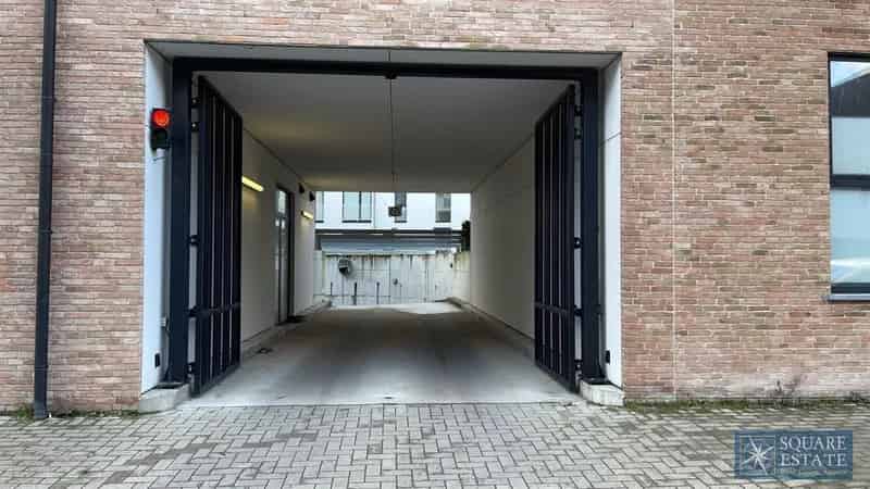 Garagebox te Koop Strombeek-Bever Beveiligd Gebouw