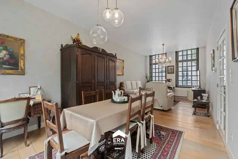 Huis te koop Bree: Instapklare stadswoning 501m² met praktijkruimte