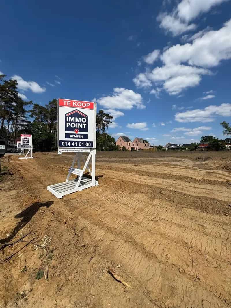 Bouwgrond te Huur 530m² Halfopen Bebouwing