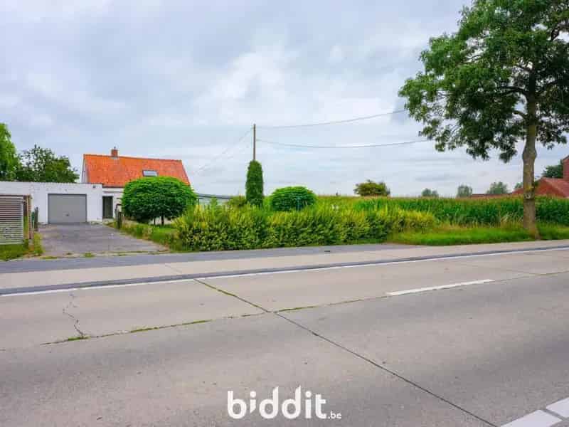 Te renoveren woning 2 slaapkamers ruime garage 605m²
