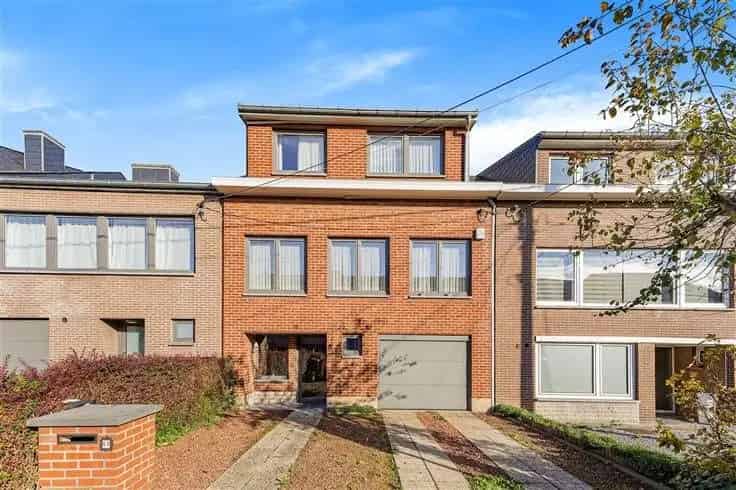Huis te Koop Mehagne: 3 slaapkamers, garage, tuin