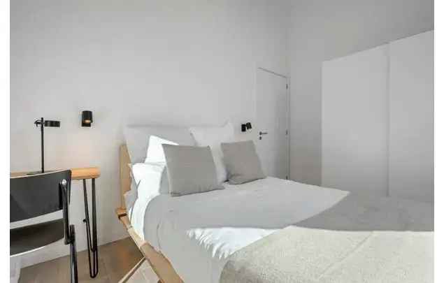 Huur 2 slaapkamer appartement van 989 m² in Brussels