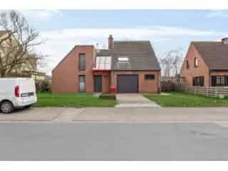 Huis te koop Turnhout - Ruime gezinswoning met garage en tuin