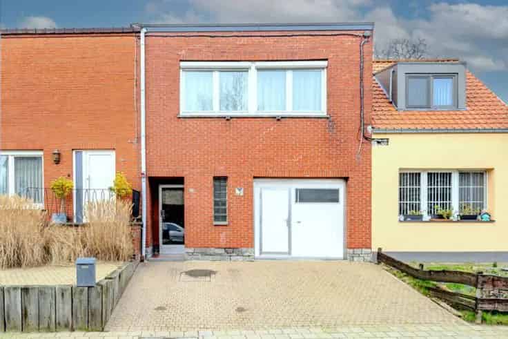 Huis Te Koop Emblem: Gezinswoning Nabij Centrum