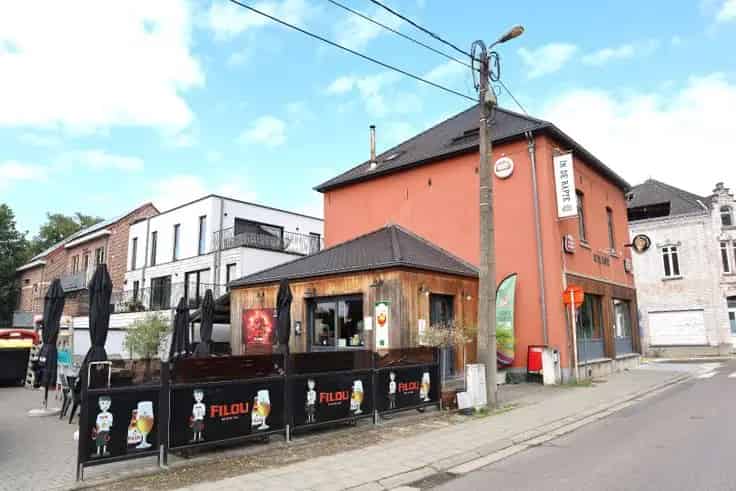 Handelspand met Cafe Frituur Appartement 3 slaapkamers te koop