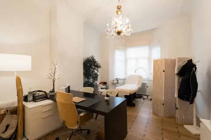 Te huur: Instapklare woning met 5 slaapkamers en 4 badkamers