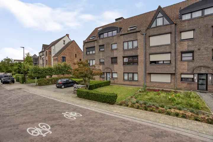 Te koop appartement in Geel met groot terras