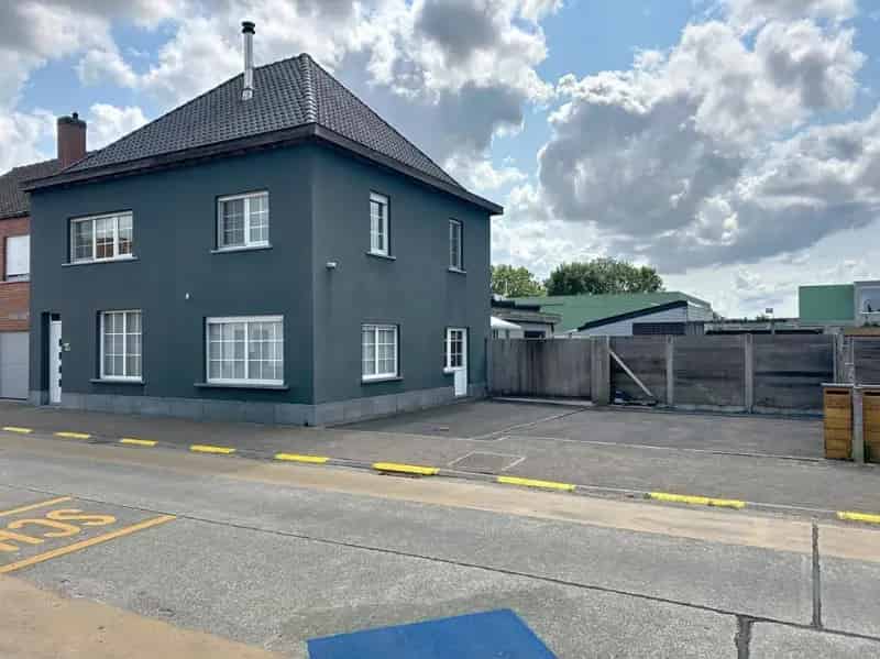 Huis te huur 3 slaapkamers zwembad 290m²