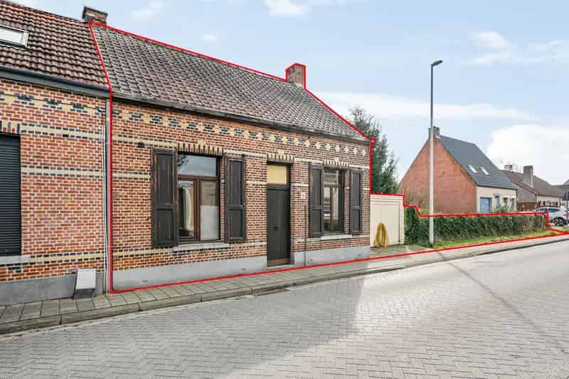 Te renoveren woning met 3 slaapkamers en grote tuin in Nijlen