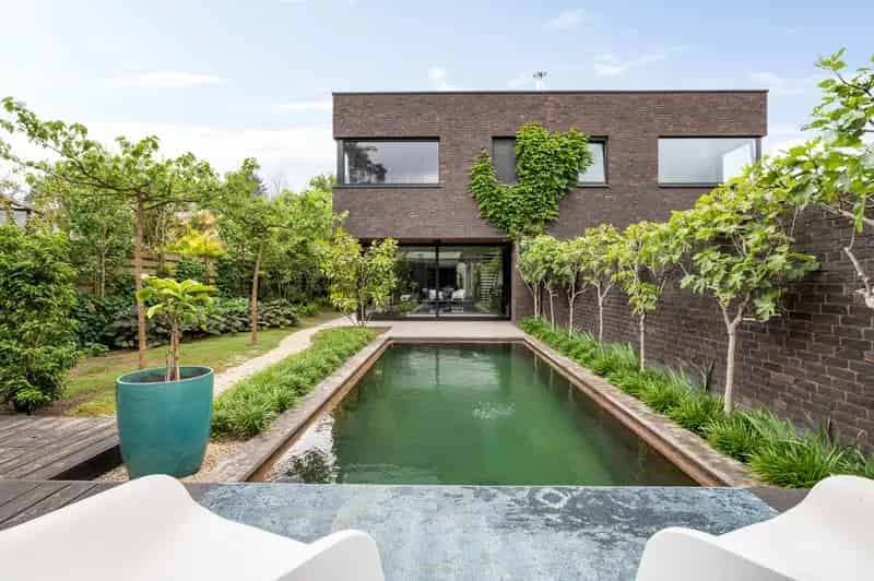 Moderne Luxe Villa te Huur met Zwemvijver