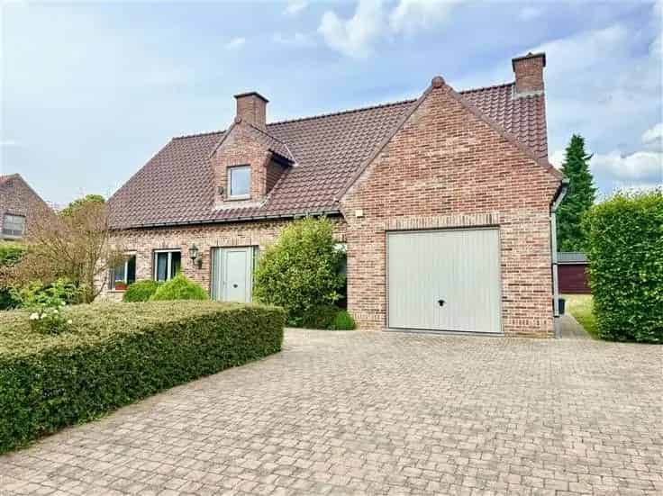 Huis Te Koop: Prachtige Villa in Rustige Omgeving