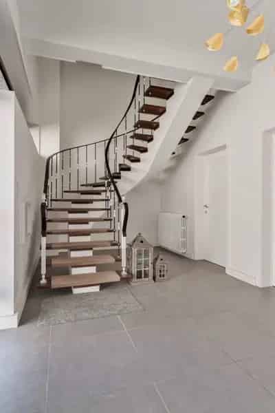Bel-etage woning met magazijn te koop nabij Wakken
