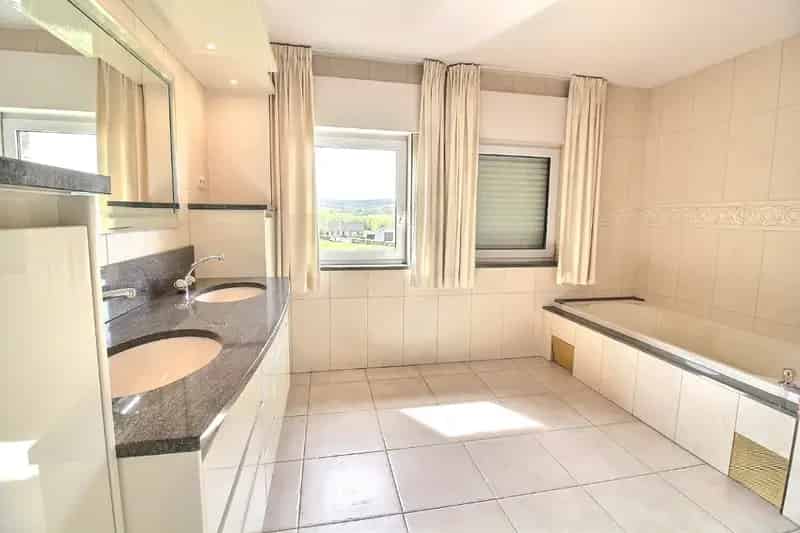 Luxe Villa te Montzen 5 slaapkamers Grote tuin