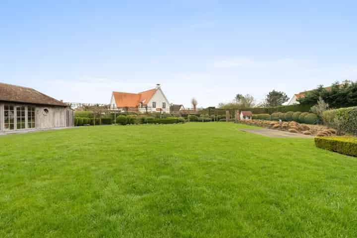 Bouwgrond Knokke-Heist 1256m2 Prive Gelegen