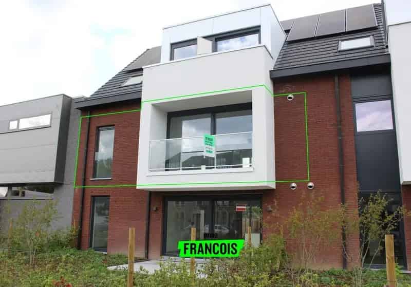 Appartement te koop: Instapklaar 2 slaapkamers, 2 terrassen, autostaanplaats