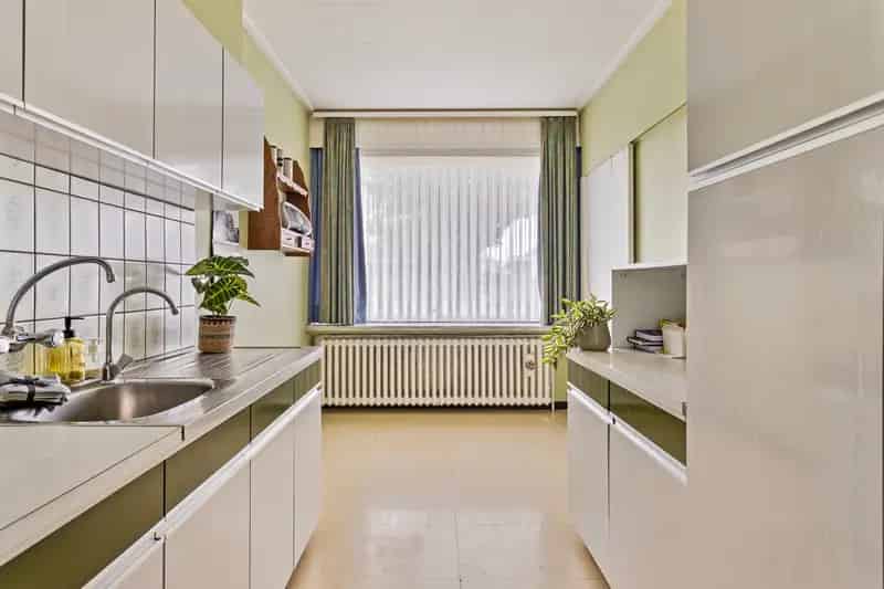 Te renoveren bungalow 4 slaapkamers rustige woonwijk
