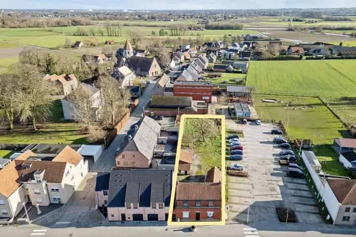 Bouwgrond Deinze: Perceel met woning en stalling te renoveren