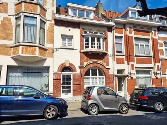 Huis te huur te Woluwe-Saint-Lambert 4 slaapkamers 180m²
