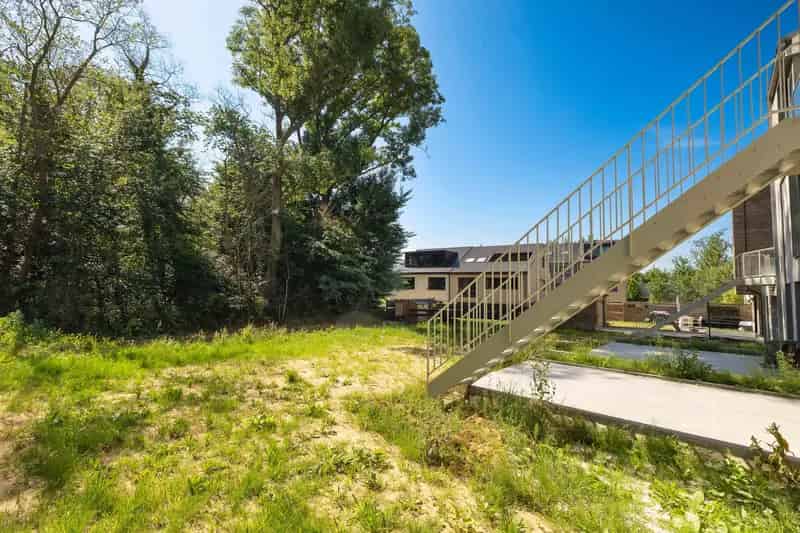 Huis te huur: Ruime gezinswoning 308m² met 3 slaapkamers en terras