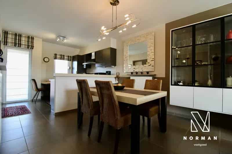 Appartement te koop in Heule met 2 terrassen en garage