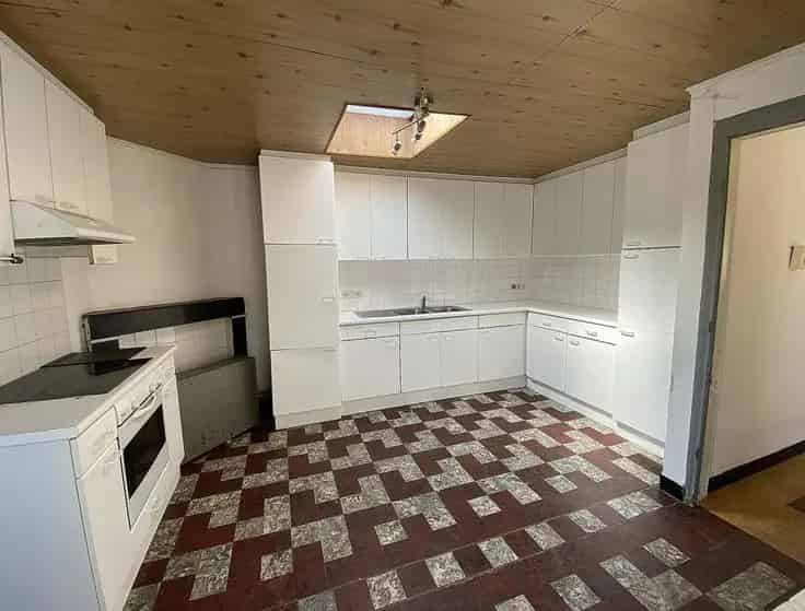 Huis Te Koop Sint-Kruis: Instapklare starterswoning 148m²