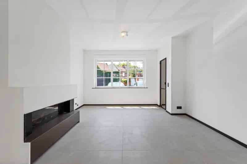 Huis te huur: gerenoveerde woning met tuin en garage