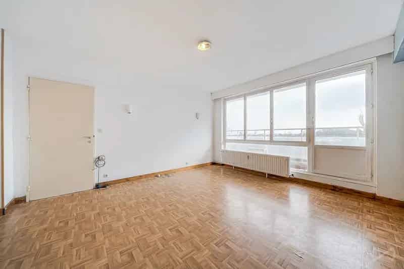 Appartement te Huur 53m² te Renoveren Nabij Openbaar Vervoer