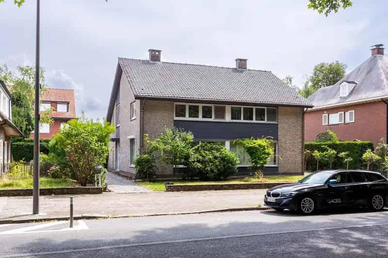 Huis te huur Linkeroever: Charmante halfopen bebouwing