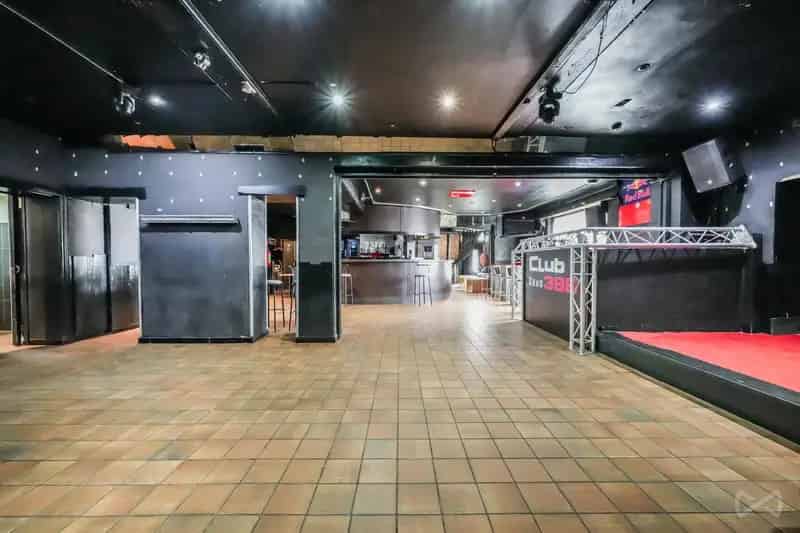 Huis te huur 710m² met 3 appartementen en grote zolder