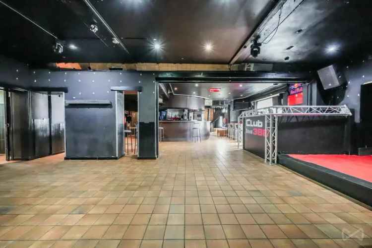 Huis te huur 710m² met 3 appartementen en grote zolder