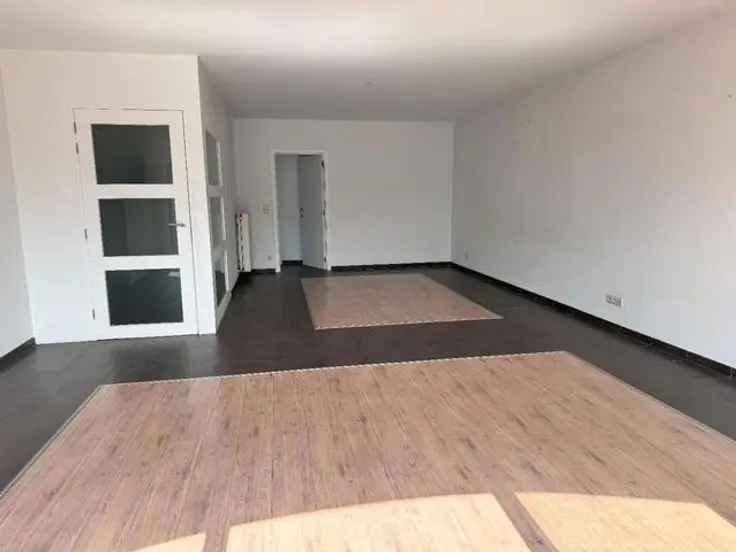 Te koop appartement centraal gelegen met 3 slaapkamers