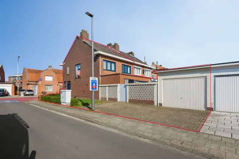 Gezinswoning met Garage nabij Station