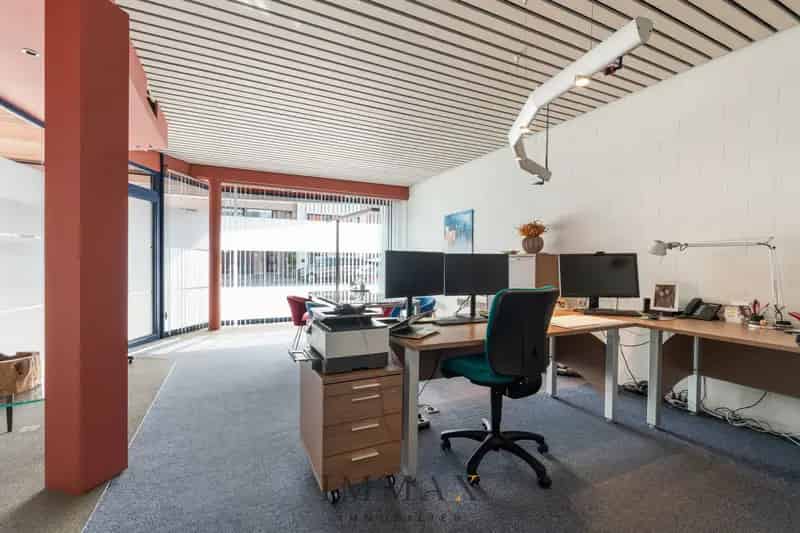 Handelshuis te Huur Sint-Andries: Kantoor Woning Magazijn