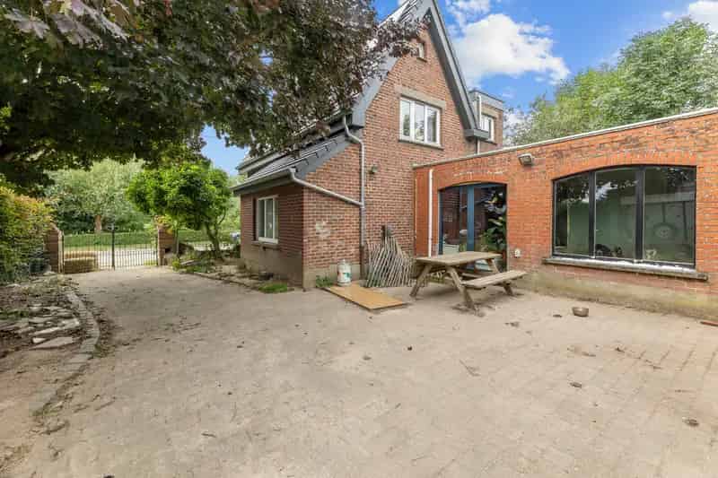 Huis te koop: Rustige woning met weide en bos