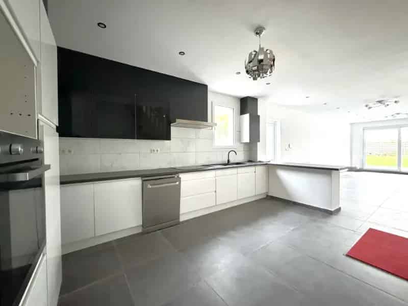 Gerenoveerde Halfopen Bebouwing 3 Slaapkamers